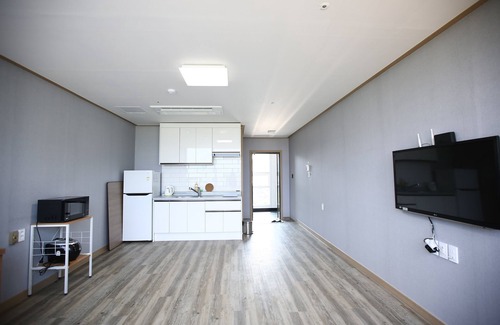 Yeosu House | Flora Hostel Pension