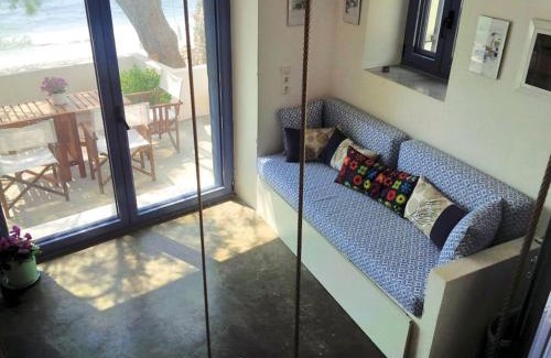 Melinta House | Floras Charming Waterfront Villa