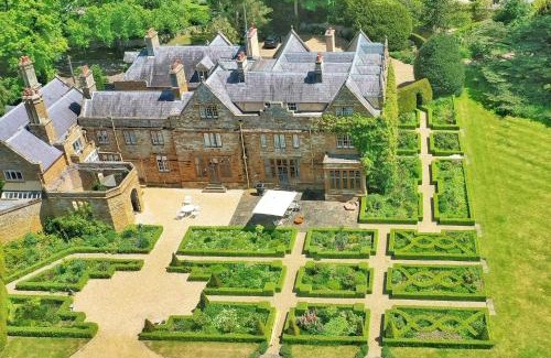 Pottersbury House | Flore House