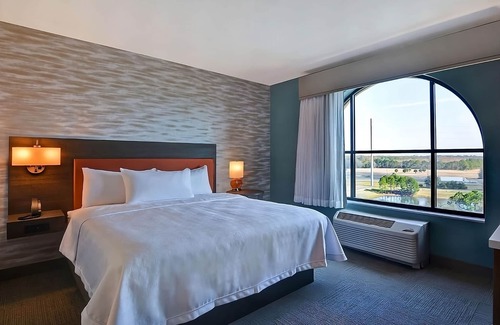 Florida Central Atlantic Coast Hotel | Florida Charm at its Best! Swimming Pool, Pet-friendly Property, Kitchenette!