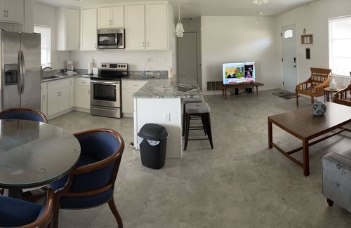 Spring Hill House | Florida escape Quiet area.Restaurants all over,Clearwater 1 hr away,Orlando1hr.