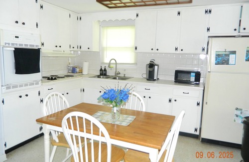 Chassahowitzka House | Florida springs minutes from you@Chassdoorway