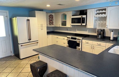 Southside Rural Community House | Florida waterfront home with pool and use of kayaks