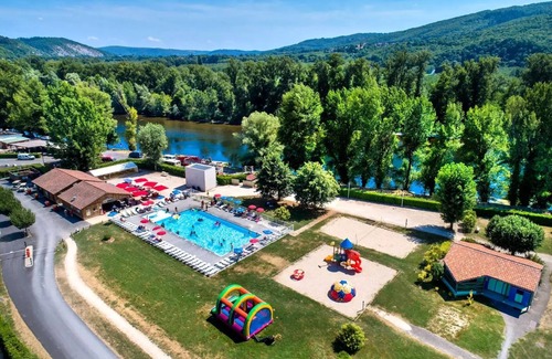 Souillac House | Flower Camping Les Ondines * - Mobil-Home Comfort 18m2 1 bedroom + semi-covered terrace + TV + CLIM 3 people