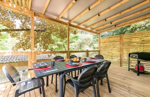 Les Ollieres-sur-Eyrieux House | Flower Camping Mas de Champel * - Mobile-Home 30m2 Premium - 2 bedrooms - Covered terrace - CLIM + TV + sheets + towels included 4 people