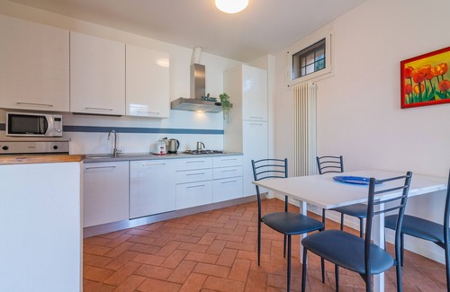 Perledo Apartment | Flower House with Lake View by Wonderful Italy