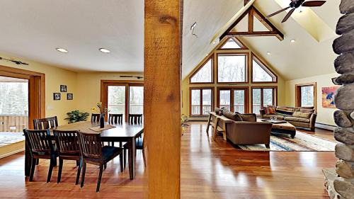 Hayward House | Flynn Trail Retreat