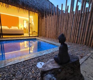 Melgar Villa | Fm Luxury villa Arquitectura tipo yakarta con Playa artificial y Cinema al aire libre