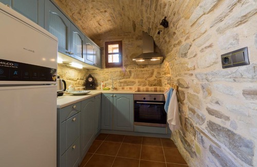 Ionia House | Foka House