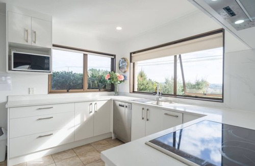 Dairy Flat House | Foley Retreat - Superior Lifestyle