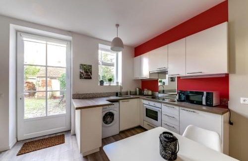 Fontainebleau Apartment | Fontainebleau Sweet Home Garden