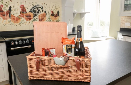 Morpeth House | FONTBURN FARMHOUSE, pet friendly, luxury holiday cottage in Rothbury