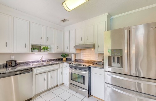 Northeast Pensacola House | Foosball Games & Al Fresco Dining: Pensacola Home!