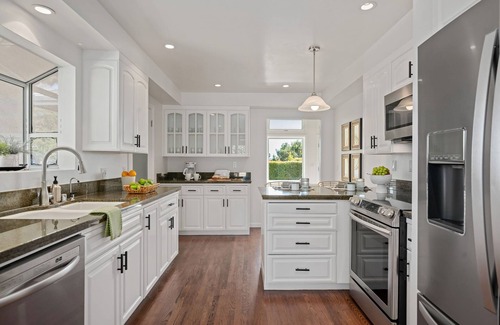 Santa Barbara House | Foothill Oasis - Luxury Home in Santa Barbara with a Pool and Hot Tub