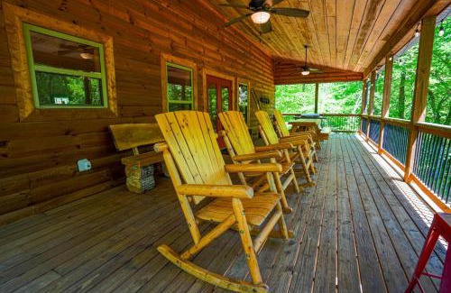 Dahlonega House | Foothills Family Retreat - 7 Bedrooms, Hot Tub