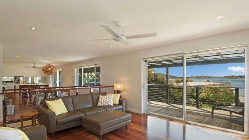 Pretty Beach Central Coast House | 'Footsteps to the Bay' by HolidayCo