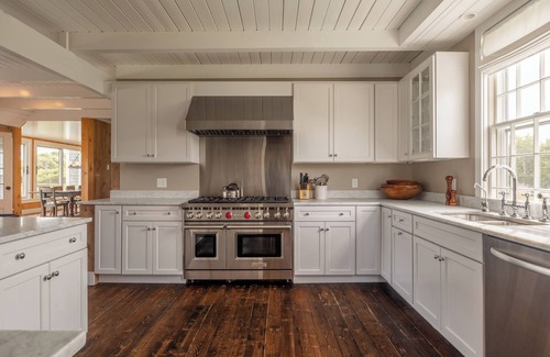 Quidnet House | FOR SALE: Private Family Compound With Guest House, Pool, Tennis & Pickleball.