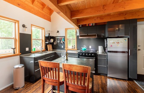 Courtenay House | Forbidden Plateau Paradise with Hot Tub