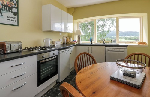 Crieff Cottage | FORDIE SOUTH COTTAGE, family friendly, with a garden in Comrie