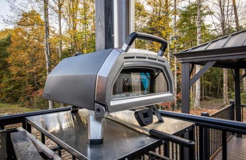Hico House | Forest Gap - Pizza oven, hot tub, EV charger