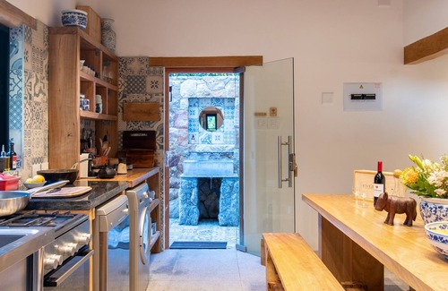 Noordhoek Ski Chalet | Forest Granite Chalet