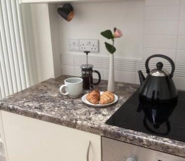 St Leonards Apartment | Forest Heath Holidays - The Nook