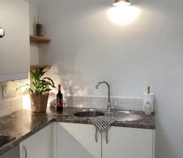 St Leonards Apartment | Forest Heath Holidays - The Nook