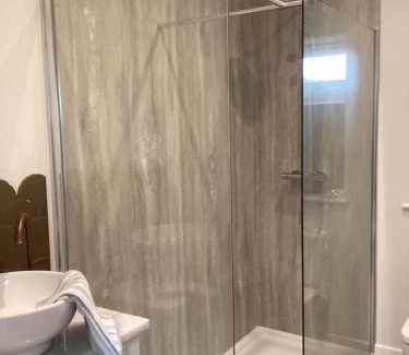 St Leonards Apartment | Forest Heath Holidays - The Nook