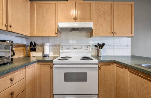 East Kootenay Apartment | Forest Heights | Central | King Bed | Affordable