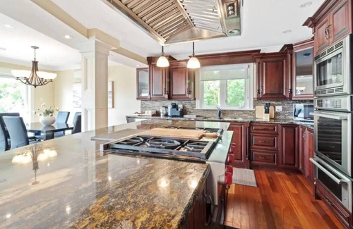 Quidi Vidi Apartment | Forest House | QV Lake View | Parking