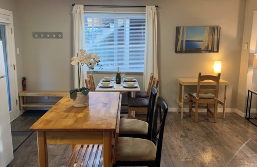 Langford House | Forest Retreat at Thetis Lake + Hot Tub + Sauna