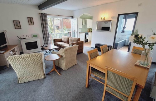 Hartland Cabin | Forest Retreat Lodge in Bideford