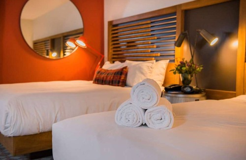 Eastside Santa Cruz Hotel | Forest Retreat: Spacious Room with Private Patio | Stunning Views