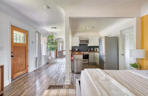 Ashcreek Apartment | Forest Studio Retreat - Near Multnomah Village