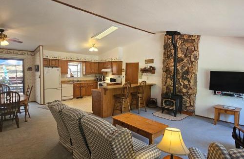 Groveland House | Forest Treasure (01/497)