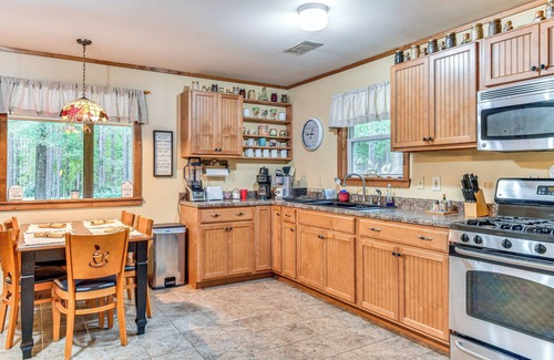 Eatonton House | Forested Family Hideaway Near Lake Sinclair!