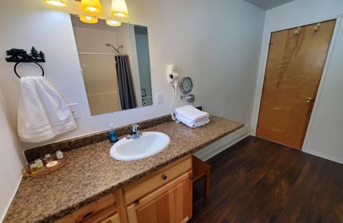 Sitka Apartment | {Forget-Me-Not Inn} Alaskan Vacation Rental (Bear Suite)