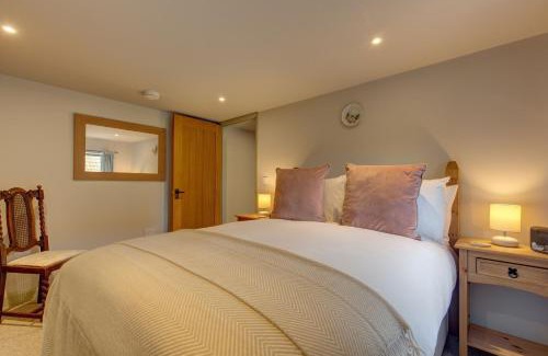 Binham House | ForgetMeNot Cottage