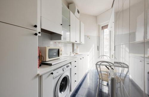 Porta Vittoria Apartment | Forlanini - Functional Studio with Balcony!