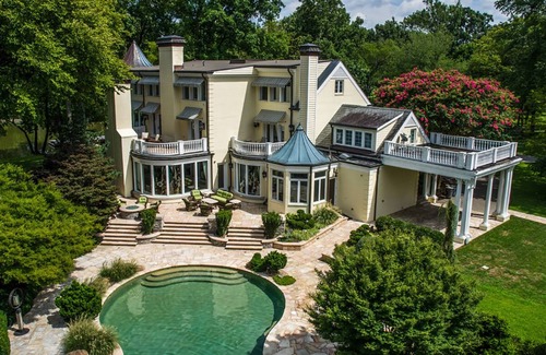Lebanon House | Former Celebrity Lakeside Mansion