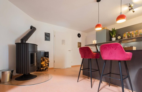 Kelheim Condo | formerly. Church + pastor's apartment for up to 18 people, garden, terrace, BBQ