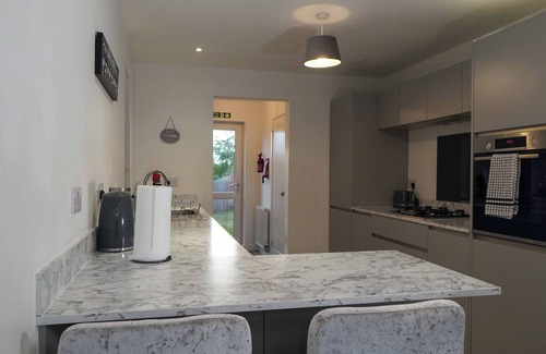 Stonnall House | Fort House 6 big bedrooms 8 beds - Nec, JLR, M6, M42