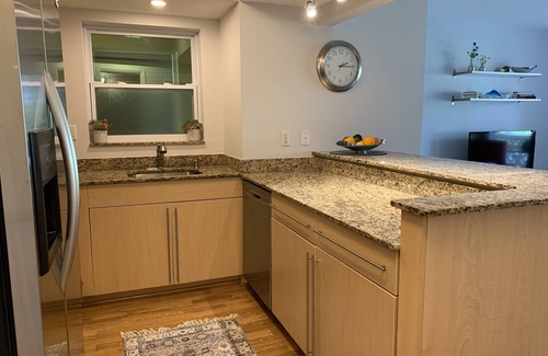 East Fort Lauderdale Condo | Fort Lauderdale's Prime Location! Super Clean! Beach, Parks and Water View.