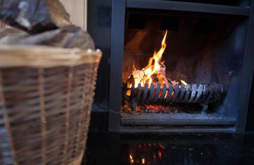 Yarmouth House | Fort Victoria Cottages - Sea View Cottage