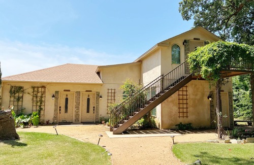 Lincoln Park Villa | Fortunata Winery Villa #4, Stylish Retreat for Two