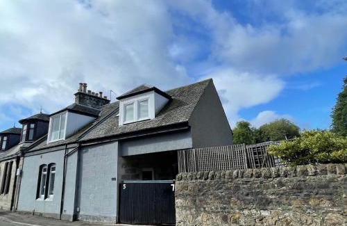 Dunfermline Apartment | Foundry Street Apartment 1 - Dunfermline City Centre