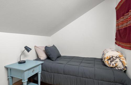 Columbia Villa | Fountain District Craftsman