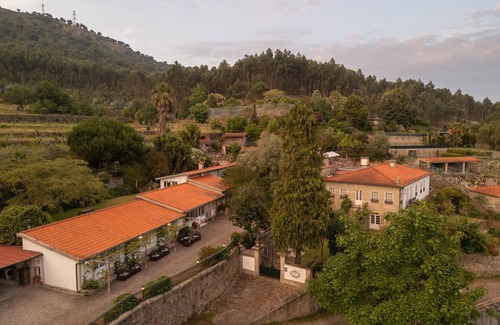 Barroselas Villa | Fountain Retreat I Pool, Jacuzzi & Sports Escape