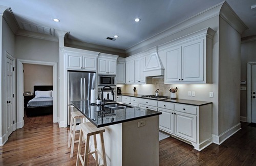 Tougaloo House | Four Bed Home Getaway with Media Room