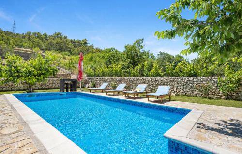 Sibenik House | Four-Bedroom Holiday Home In Slivno